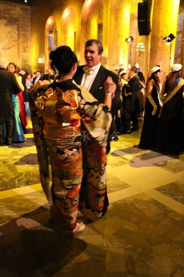 ノーベル賞晩餐会後のダンスパーティーで振袖をご着用の天野彩様